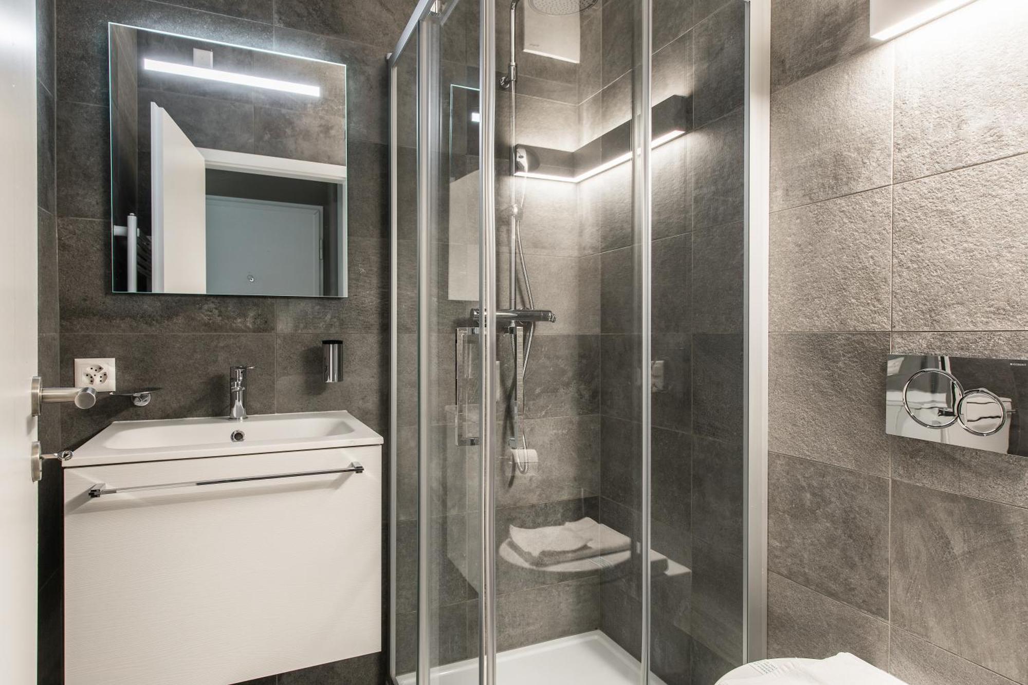 Minerva Apartments By Quokka 360 - Close To Lugano Station Exteriör bild